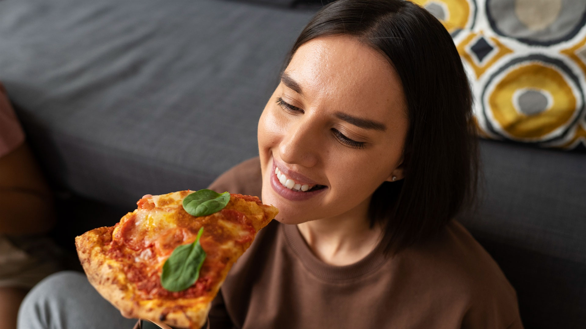 Pizza em casa: veja como fazer e sugestões de recheio